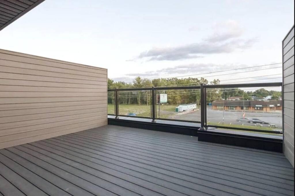 Exquisite, Bright & Modern Condo. Niagara-Fälle Exterior foto
